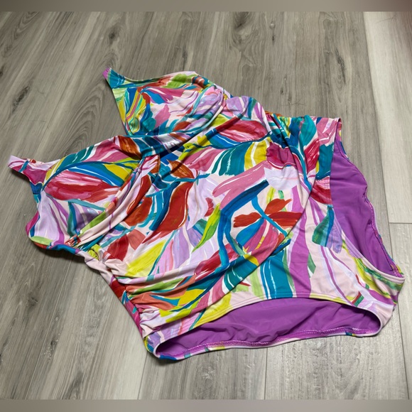 Colorful one piece - Picture 2 of 6